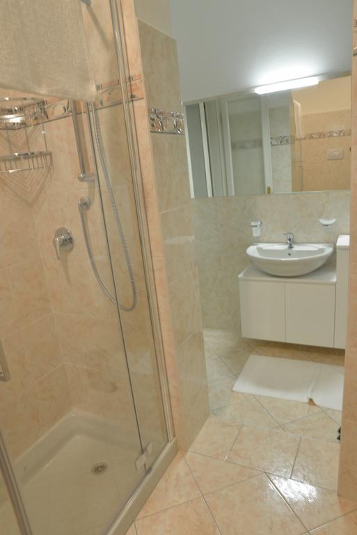 Appartamento Residenza Cece' Lecco Camera foto
